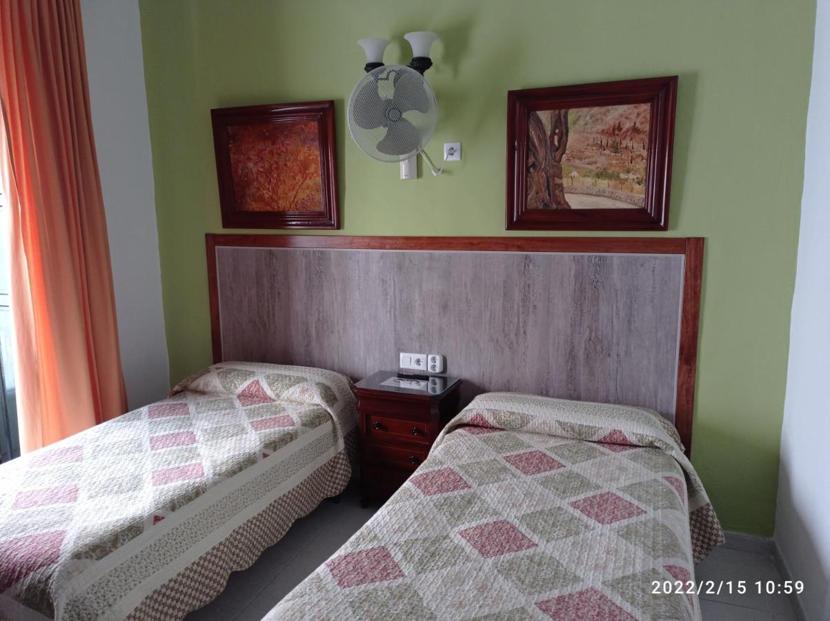 Hostal Manolo Эль-Пуэрто-де-Санта-Мария Экстерьер фото