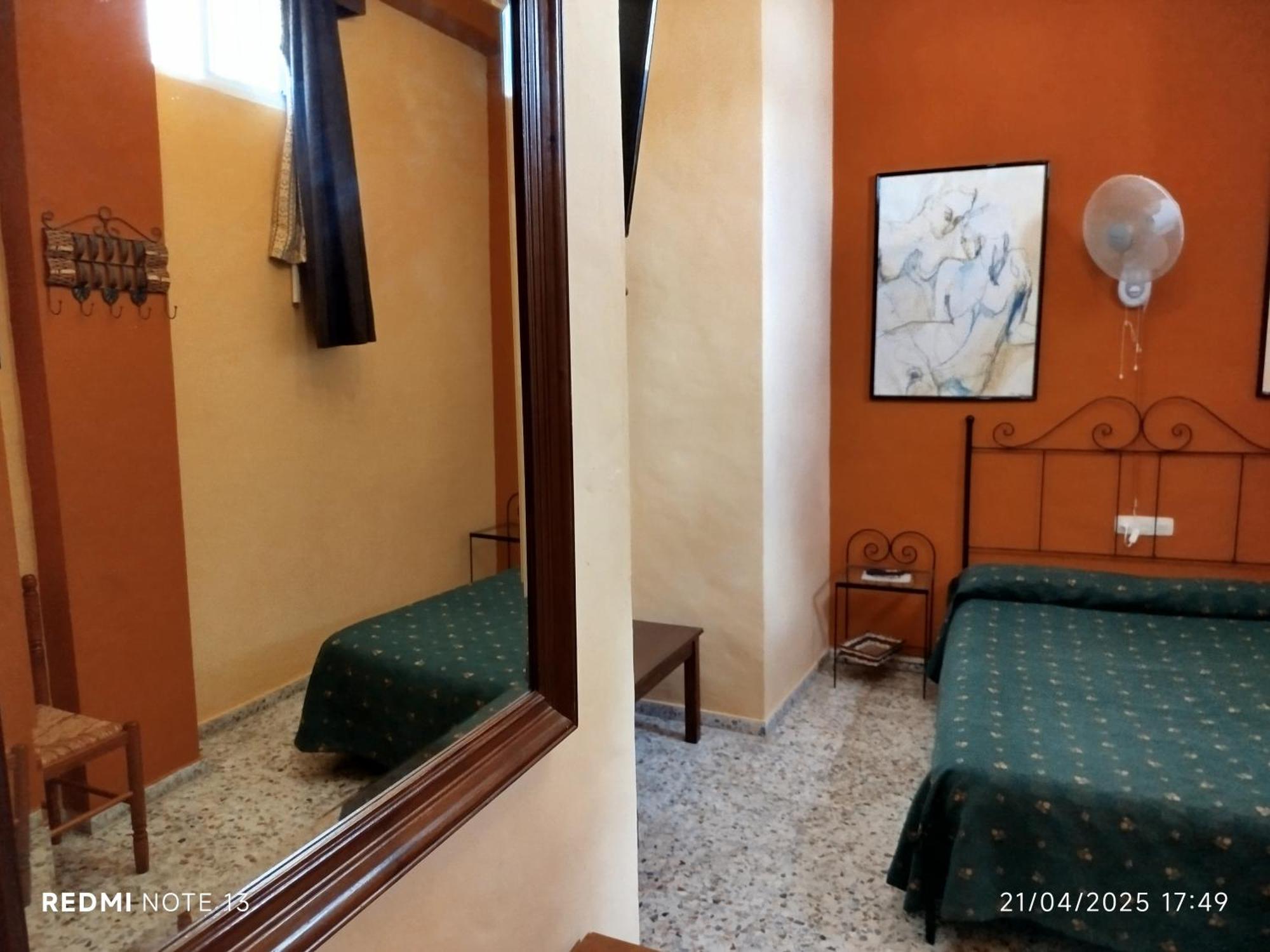 Hostal Manolo Эль-Пуэрто-де-Санта-Мария Номер фото