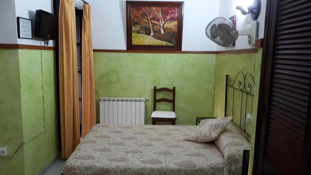 Hostal Manolo Эль-Пуэрто-де-Санта-Мария Экстерьер фото
